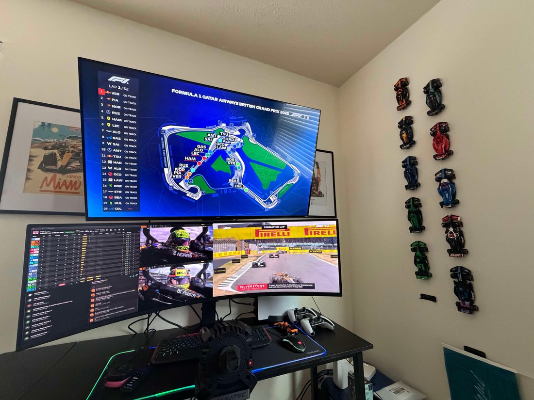 backwardsracing's viewing setup