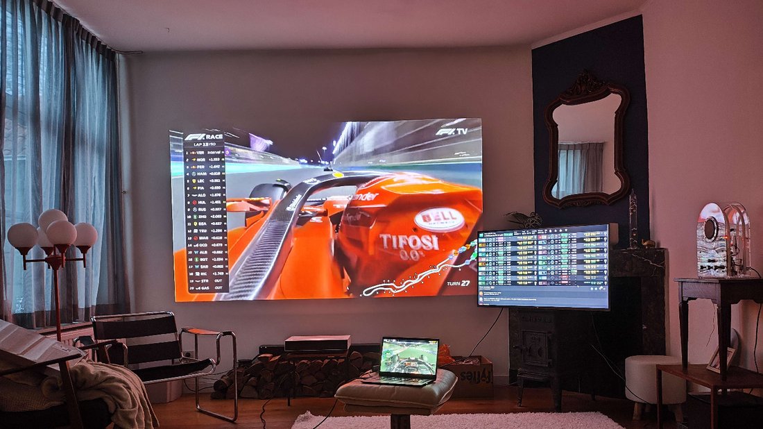 Thomas's viewing setup
